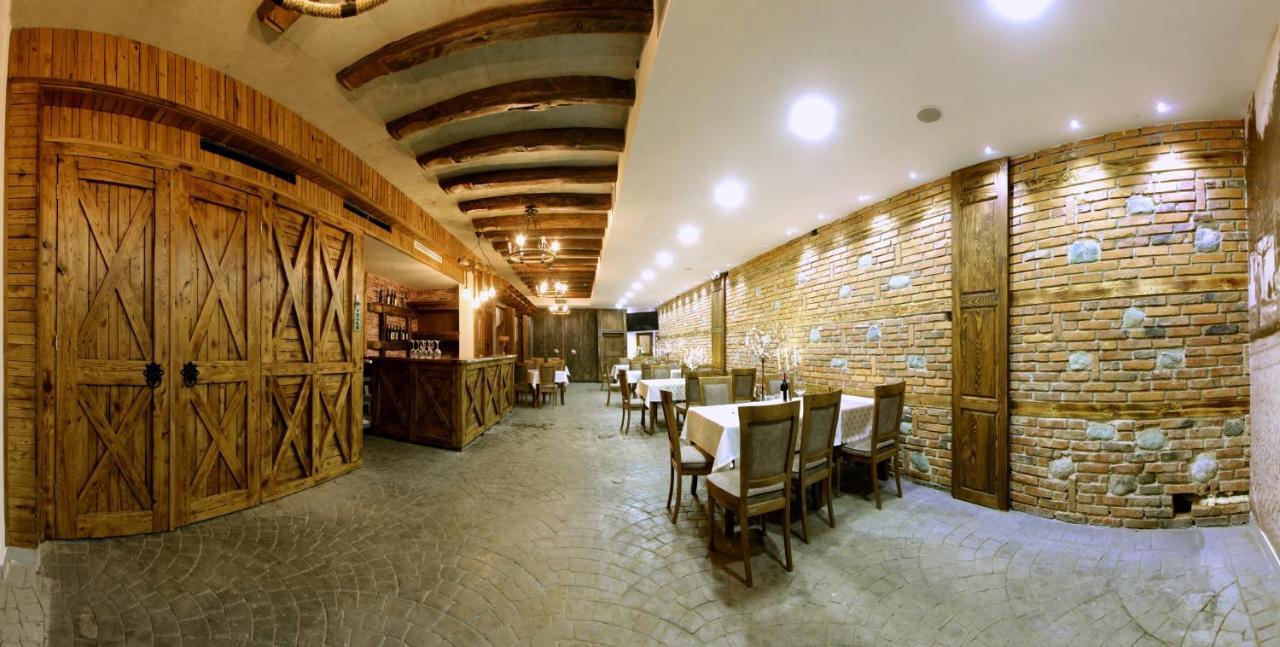 Hotel Happy Gjakova Екстер'єр фото