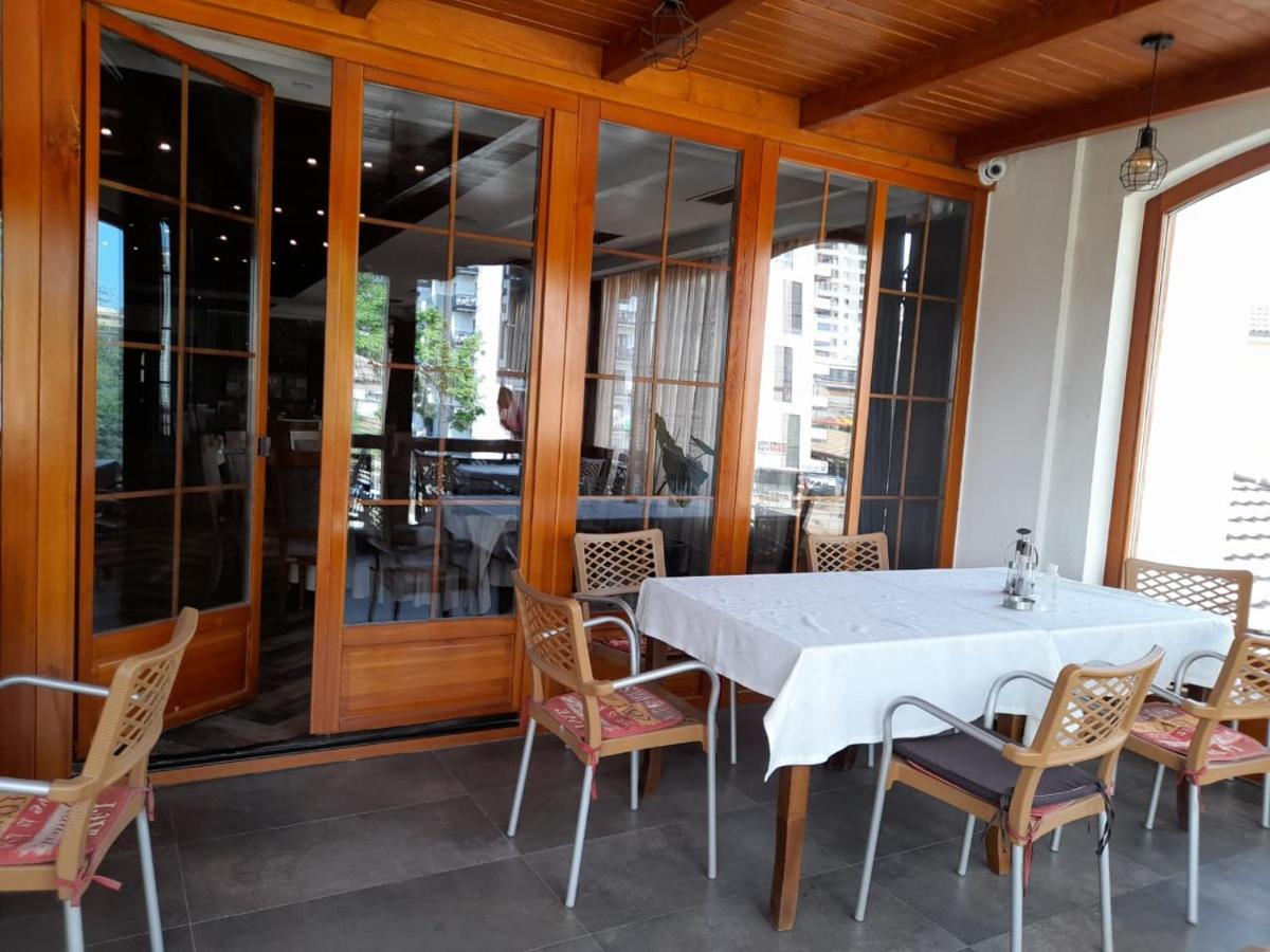 Hotel Happy Gjakova Екстер'єр фото