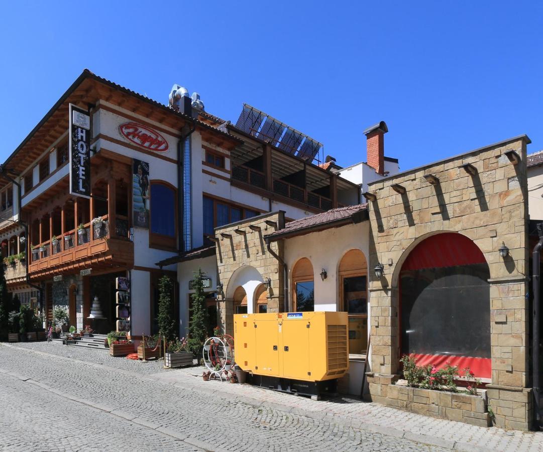 Hotel Happy Gjakova Екстер'єр фото