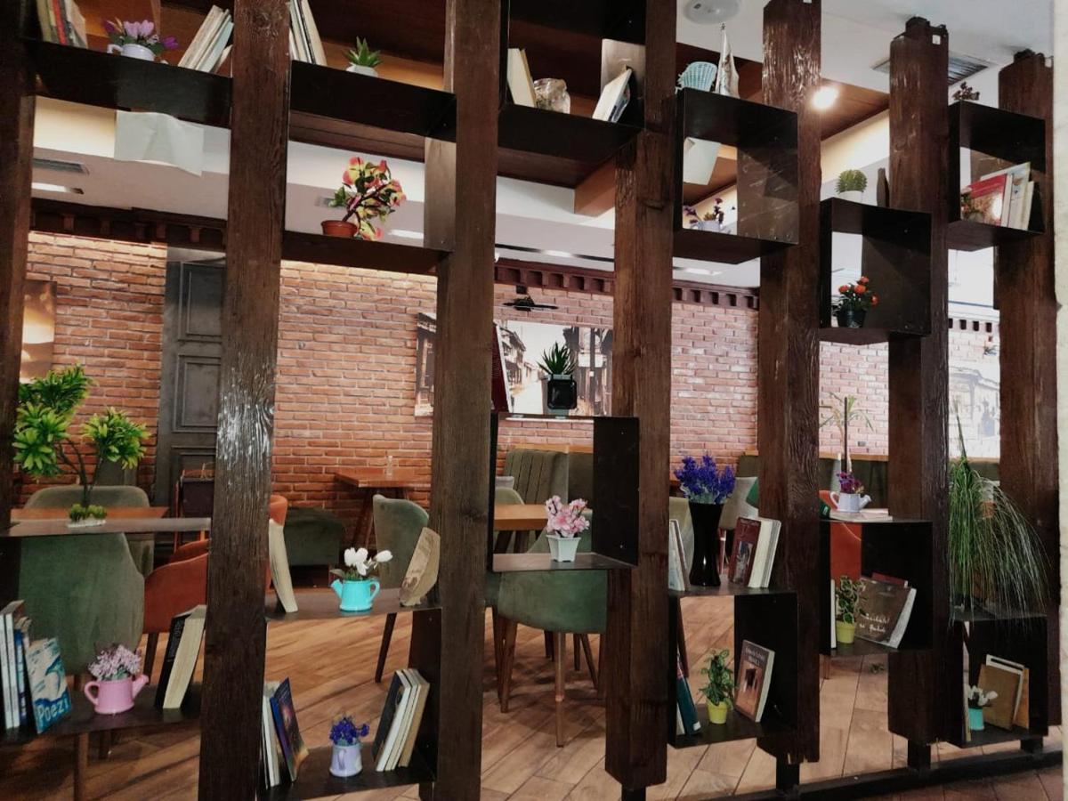 Hotel Happy Gjakova Екстер'єр фото