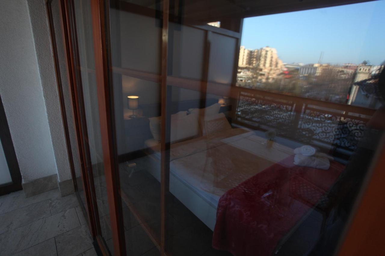 Hotel Happy Gjakova Екстер'єр фото