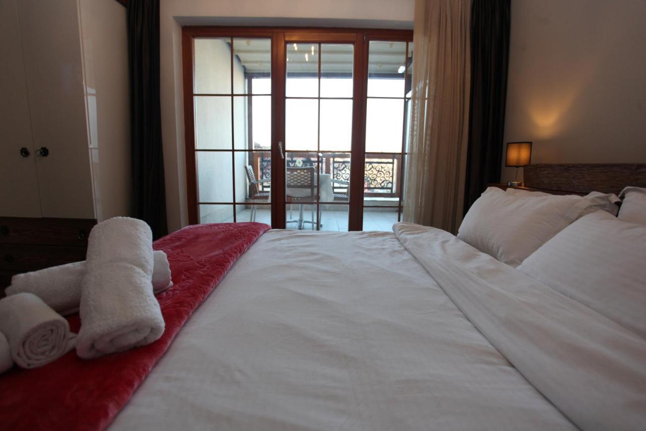 Hotel Happy Gjakova Екстер'єр фото