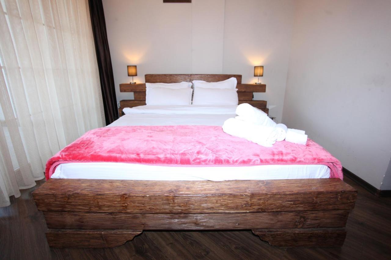 Hotel Happy Gjakova Екстер'єр фото