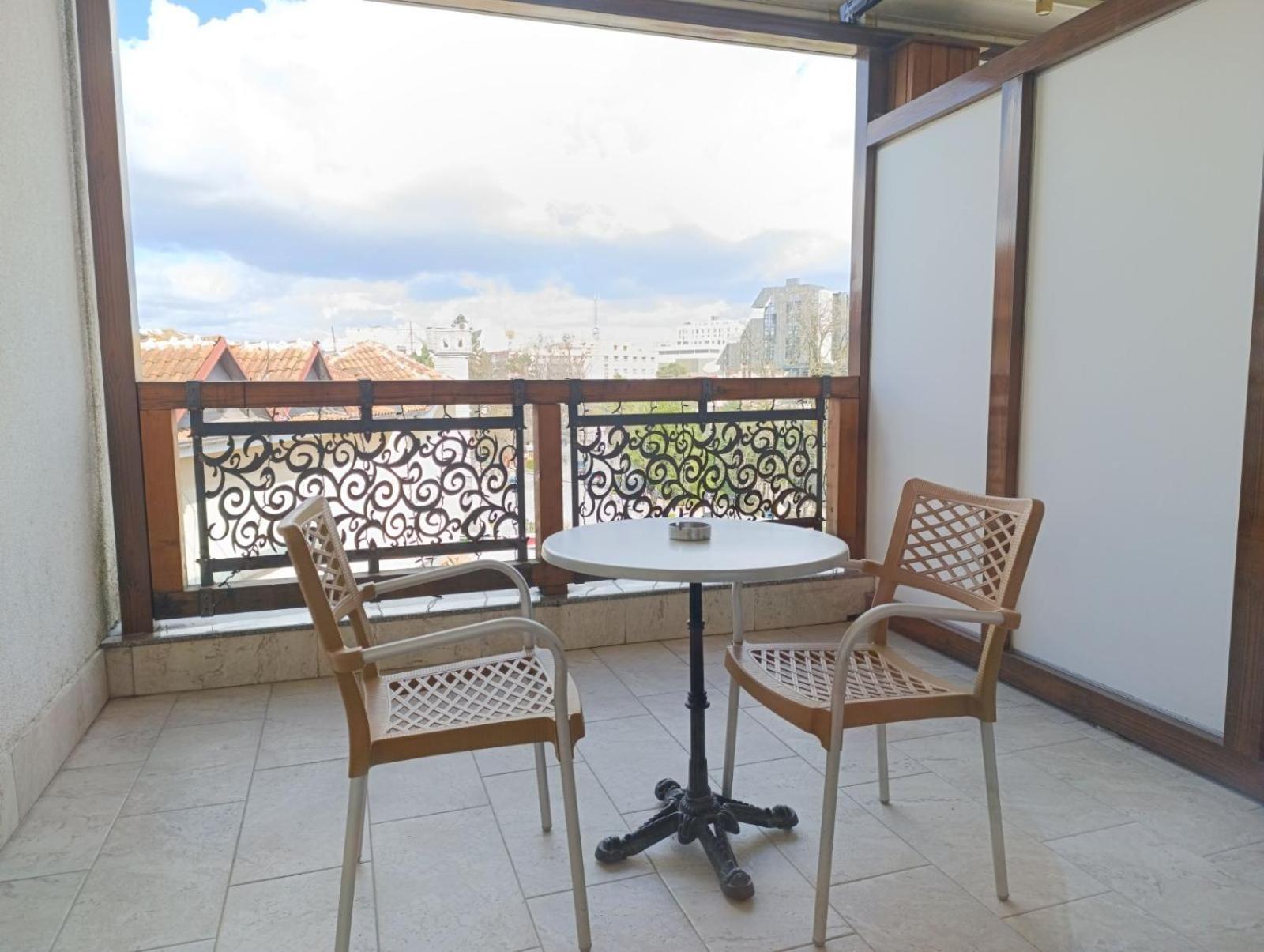 Hotel Happy Gjakova Екстер'єр фото