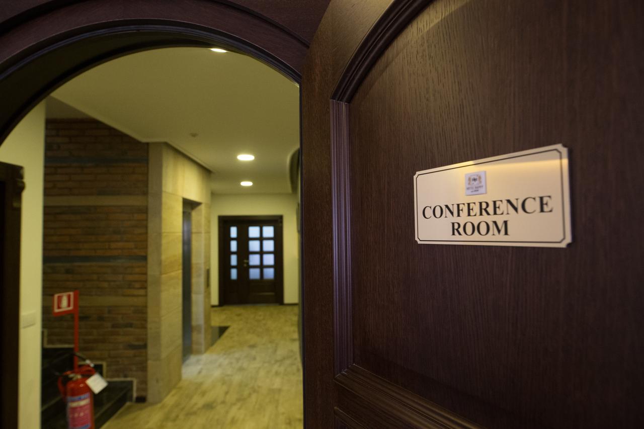 Hotel Happy Gjakova Екстер'єр фото