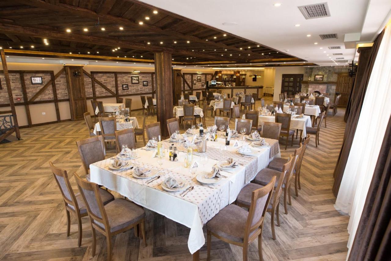 Hotel Happy Gjakova Екстер'єр фото