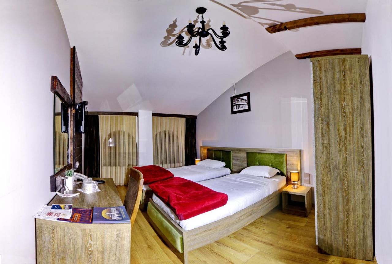 Hotel Happy Gjakova Екстер'єр фото